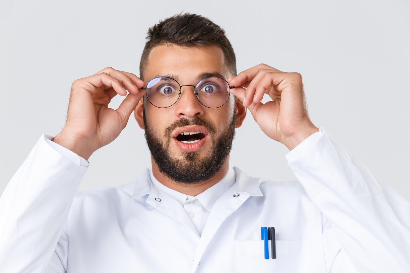 Che voi siate un dentista o un estetista, con occhiali professionali avrete una visione perfettamente nitida